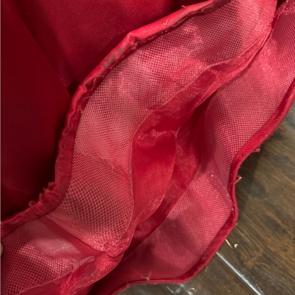 Sherri Hill Ruby Red Gown with pockets. Size 6 - Picture 5 of 5